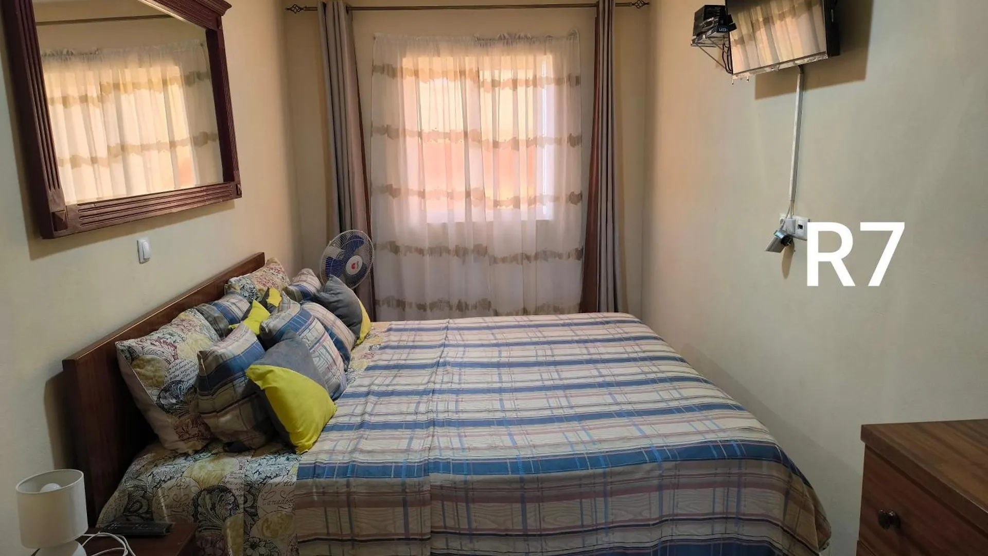 Guesthouse Emaly Минделу